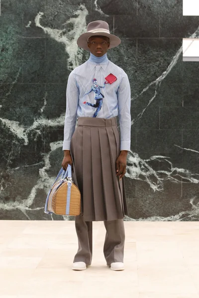 Look 44